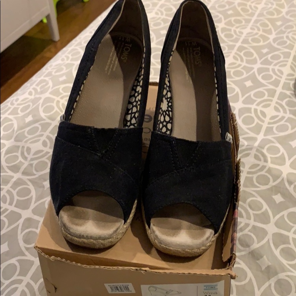Toms Calypso Canvas Wedge size 11